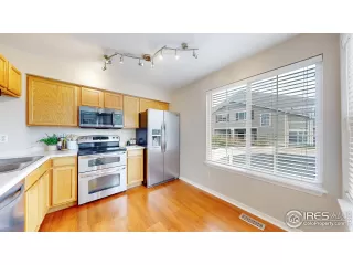 Photo #4: 1037951 Listing