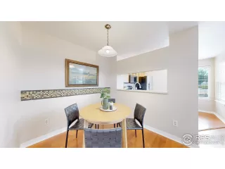 Photo #6: 1037951 Listing