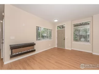 Photo #3: 1037968 Listing