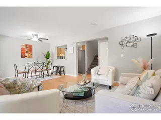 Photo #4: 1037992 Listing