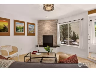 Photo #5: 1038010 Listing