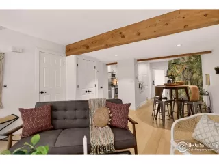 Photo #6: 1038010 Listing