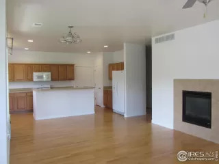 Photo #3: 1038138 Listing