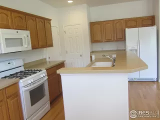 Photo #6: 1038138 Listing