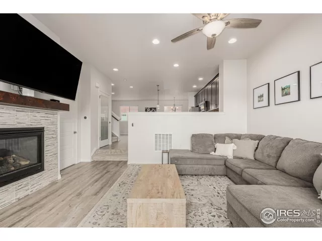 MLS: 1038207 Condo For Sale