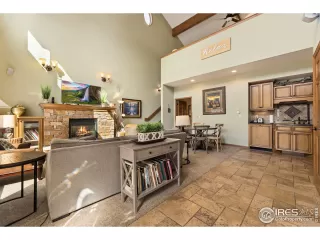 Photo #2: 1038239 Listing