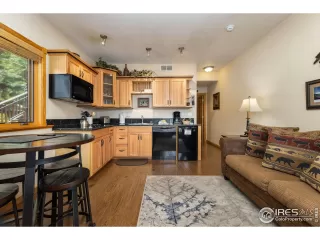 Photo #3: 1038240 Listing