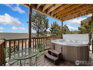 Photo #5: 1038240 Listing