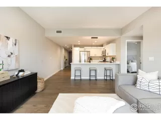 Photo #3: 1038267 Listing