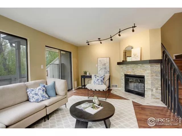 MLS: 1038271 Condo For Sale