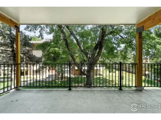 Photo #6: 1038280 Listing