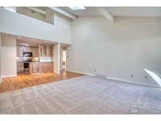 Photo #5: 1038292 Listing 