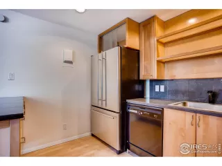 Photo #2: 1038441 Listing