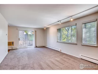 Photo #4: 1038441 Listing