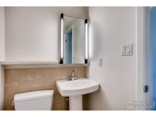 Photo #5: 1038441 Listing