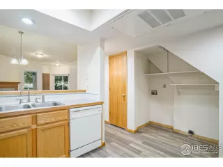 Photo #4: 1038450 Listing