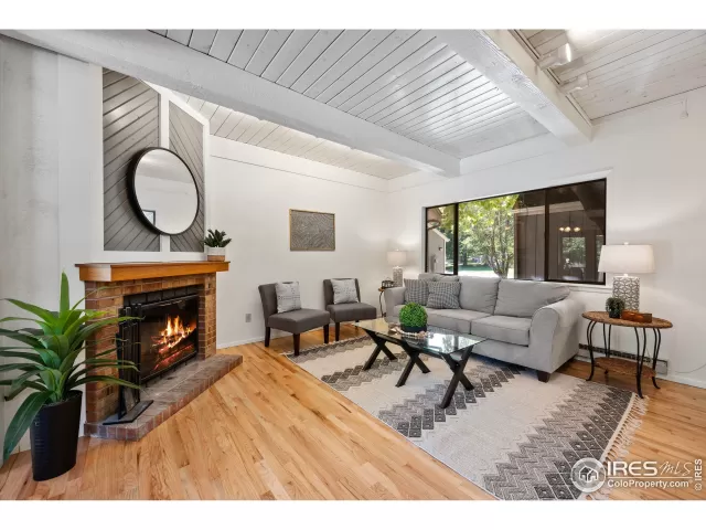 MLS: 1038460 Condo For Sale