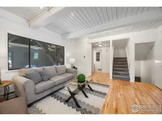 Photo #4: 1038460 Listing 