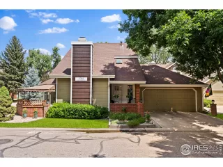 Photo #2: 1038463 Listing