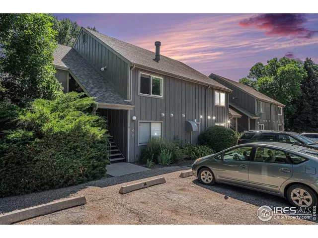 MLS: 1038481 Condo For Sale