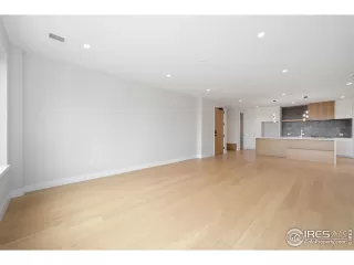 Photo #4: 1038503 Listing 