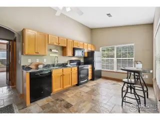 Photo #4: 1038531 Listing