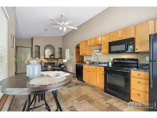 Photo #5: 1038531 Listing