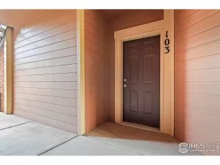 Photo #4: 1038602 Listing