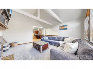 Photo #4: 1038630 Listing