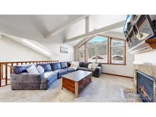 Photo #5: 1038630 Listing