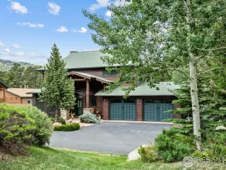 Photo #2: 1038652 Listing