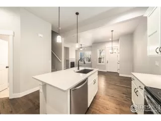 Photo #5: 1038653 Listing 