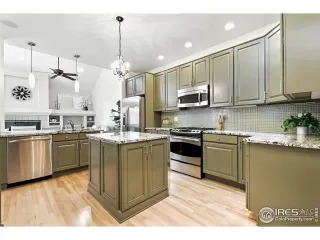 Photo #5: 1038726 Listing 