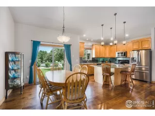 Photo #5: 1038727 Listing