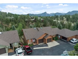 Photo #2: 1038744 Listing