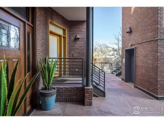 Photo #1: 1038752 Listing