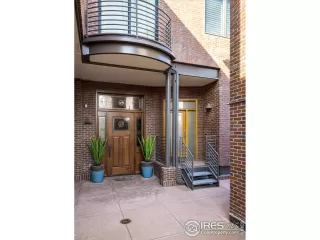 Photo #2: 1038752 Listing