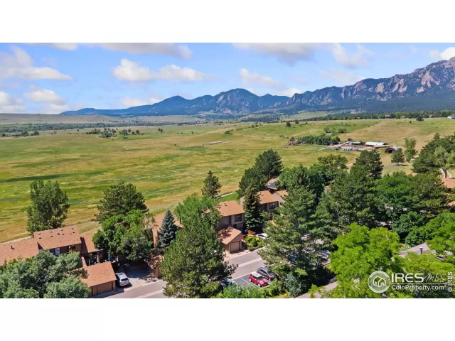 MLS: 1038768 Condo For Sale