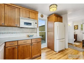 Photo #4: 1038768 Listing