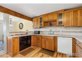 Photo #5: 1038768 Listing