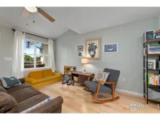 Photo #5: 1038837 Listing 