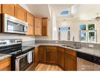 Photo #5: 1038859 Listing