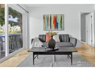 Photo #2: 1038894 Listing