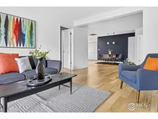 Photo #5: 1038894 Listing