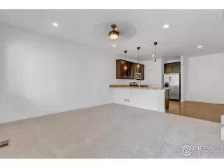 Photo #4: 1038901 Listing