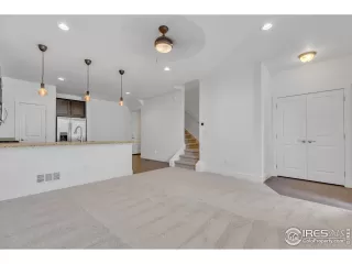 Photo #6: 1038901 Listing