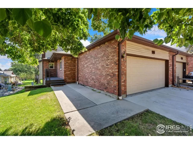 MLS: 1038923 Condo For Sale