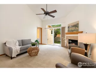 Photo #6: 1038979 Listing