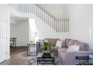 Photo #2: 1038980 Listing