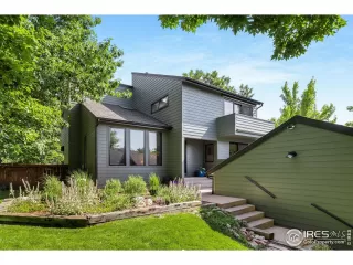 More Details about MLS # 1038984 : 3675 ROUNDTREE CT BOULDER CO 80304